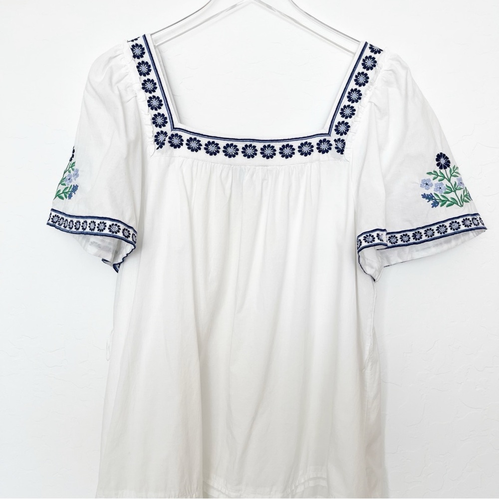 Draper James Embroidered White dress with blue floral Pattern Size Medium - Picture 10 of 14